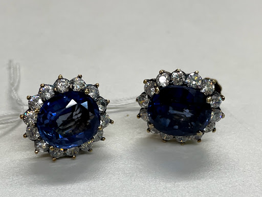 Thrift Store «Tambourine Resale Shop», reviews and photos, 1619 10th Ave, Vero Beach, FL 32960, USA