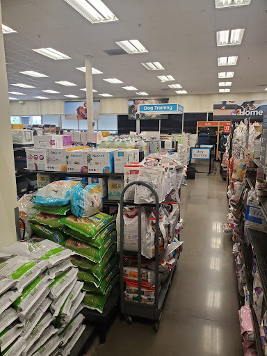 Pet Supply Store «Petco Animal Supplies», reviews and photos, 18200 NW Evergreen Pkwy, Beaverton, OR 97006, USA
