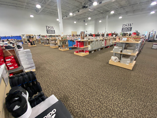 Shoe Store «DSW Designer Shoe Warehouse», reviews and photos, 375 E Altamonte Dr, Altamonte Springs, FL 32701, USA