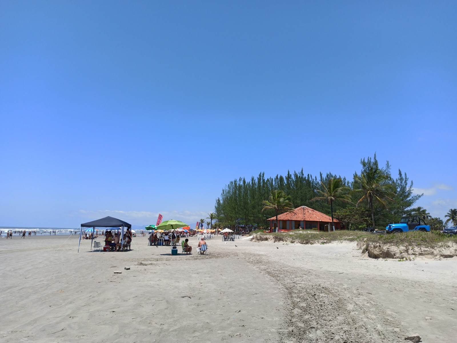 Itanhanhem Plajı'in fotoğrafı imkanlar alanı