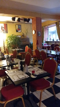 Atmosphère du Restaurant Les Marronniers à Saint-Sauveur-de-Montagut - n°11