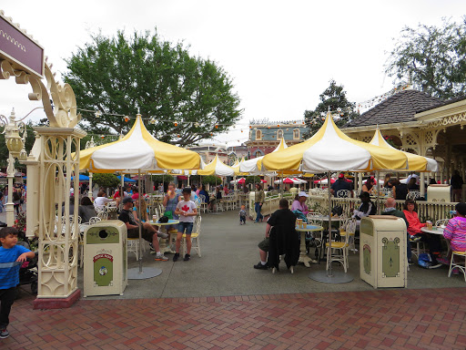 Jolly Holiday Bakery Cafe