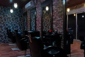 White Men HAIR STUDIO image