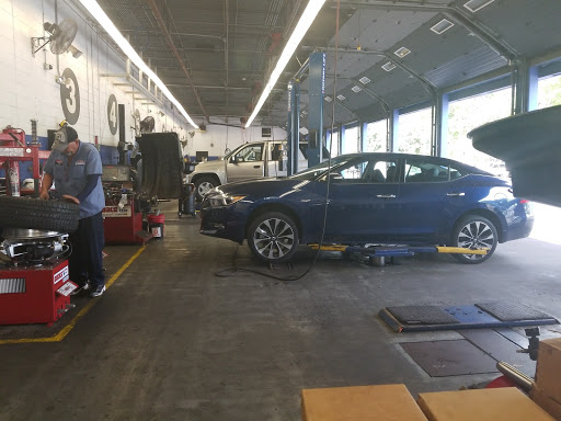 Auto Parts Store «Pep Boys Auto Parts & Service», reviews and photos, 211 NW 82nd Ave, Miami, FL 33126, USA