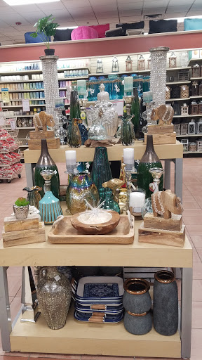 Home Goods Store «Christmas Tree Shops», reviews and photos, 28-34 Broadway, Lynnfield, MA 01940, USA