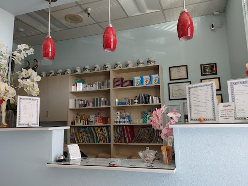 Shopping Mall «Promenade Shopping Center», reviews and photos, 7485 Rush River Dr, Sacramento, CA 95831, USA