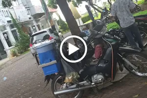 Seblak Siomay Batagor Ikan Tengiri Pak Iqbal image