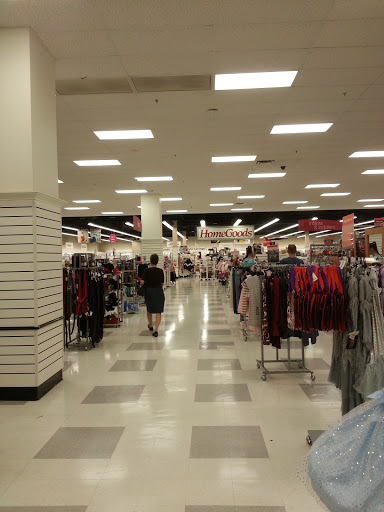 Department Store «T.J. Maxx and HomeGoods», reviews and photos, 7349 Lemont Rd, Downers Grove, IL 60516, USA