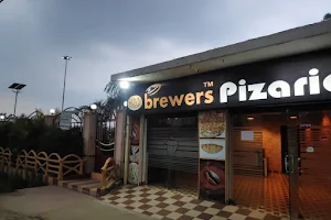 Brewers Pizzaria image
