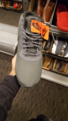 Department Store «Nordstrom Rack Sunset Valley Shopping Center», reviews and photos, 5601 Brodie Ln, Sunset Valley, TX 78745, USA