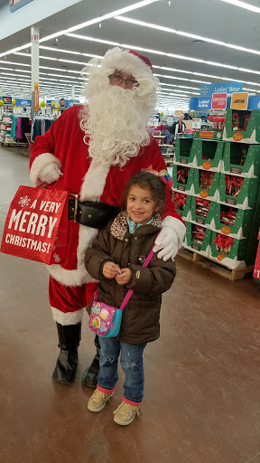 Department Store «Walmart Supercenter», reviews and photos, 5323 E Court St N, Burton, MI 48509, USA