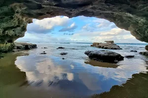 Caves Beach image