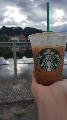 Coffee Shop «Starbucks», reviews and photos, 1 Parker Harding Plaza, Westport, CT 06880, USA