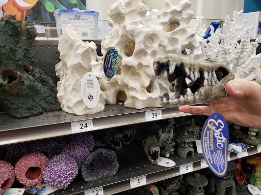 Pet Supply Store «Petco Animal Supplies», reviews and photos, 210 Nut Tree Pkwy, Vacaville, CA 95687, USA