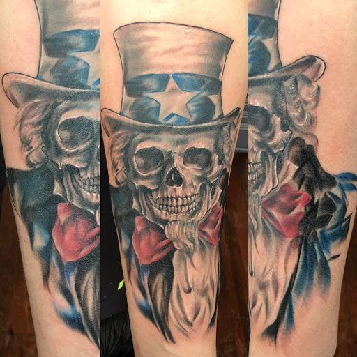 Tattoo Shop «Moth Studio», reviews and photos, 428 W Commercial St, Springfield, MO 65803, USA