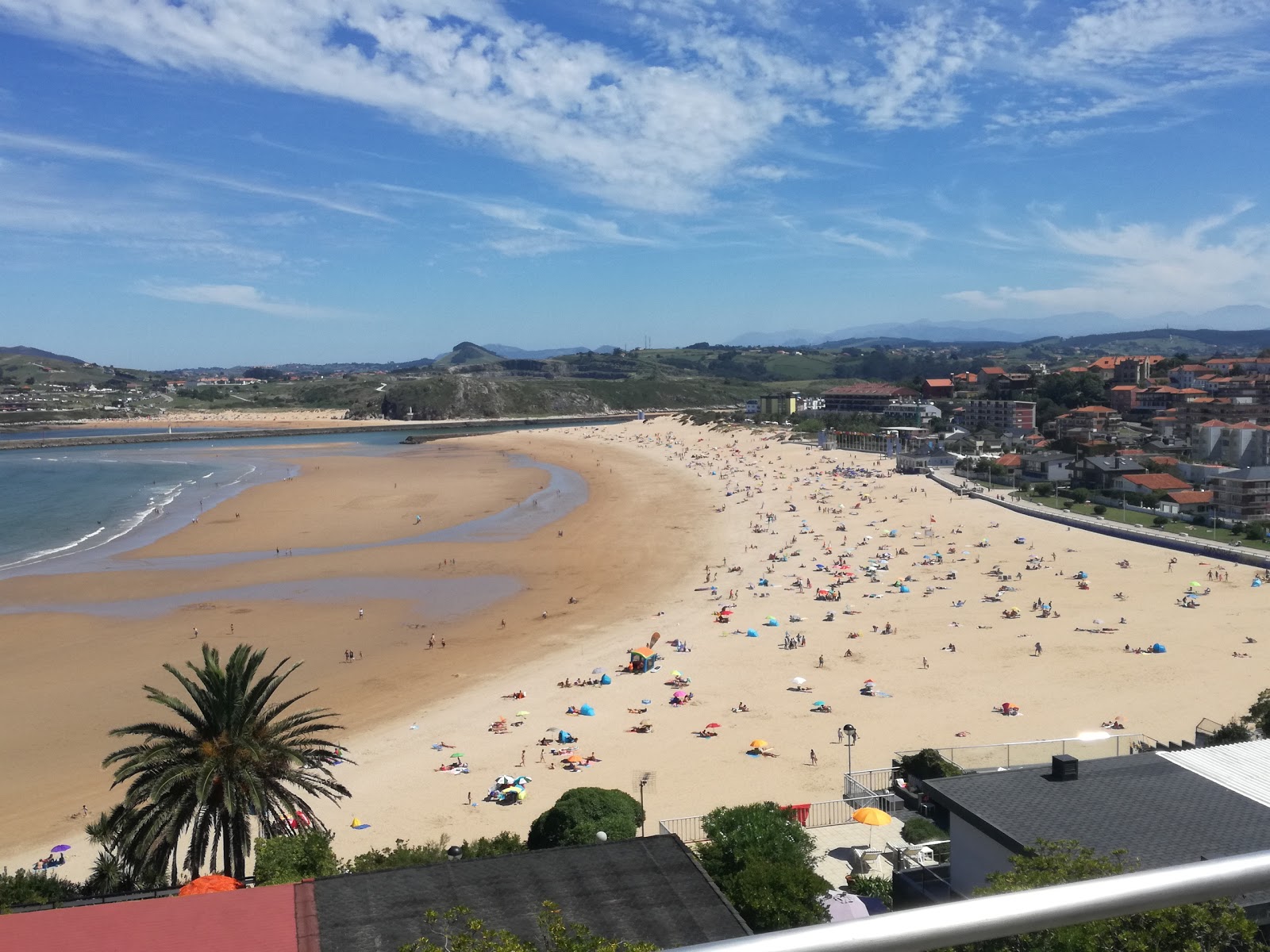 Playa de la Concha的照片 带有宽敞的海湾