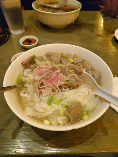 Pho Grand image 3