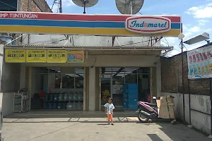 Indomaret Fresh Simpang Tuntungan image