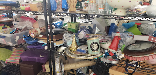 Thrift Store «7th & Bell Goodwill Retail Store & Donation Center», reviews and photos, 17037 N 7th Ave, Phoenix, AZ 85023, USA