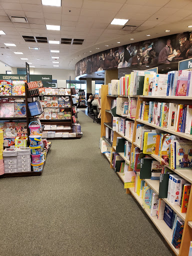 Book Store «Barnes & Noble Booksellers Palm Desert», reviews and photos, 72840 Highway 111 # 425, Palm Desert, CA 92260, USA