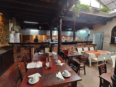 Restaurante La Estancia Steak House - # 15, Poniente 4a, Antigua Guatemala, Guatemala