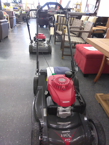 Home Goods Store «Yard Sale USA», reviews and photos, 562 Nissan Dr, Smyrna, TN 37167, USA