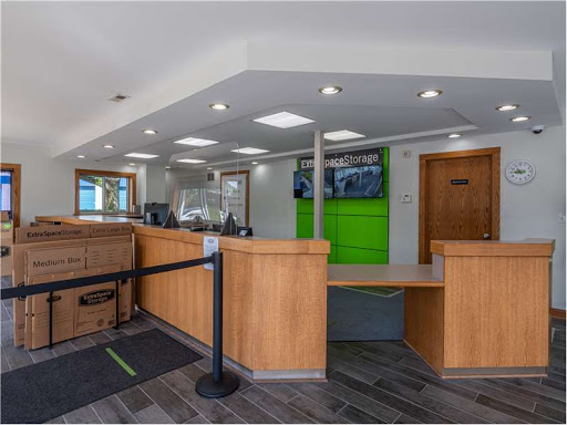 Self-Storage Facility «The Lock Up Self Storage», reviews and photos, 3850 W Devon Ave, Lincolnwood, IL 60712, USA