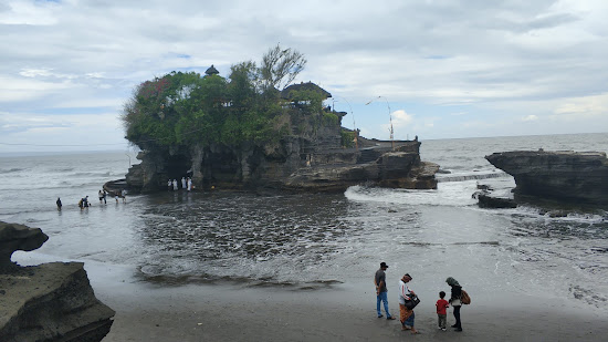 Batu Bolong Temple Beach