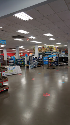 Pet Supply Store «Petco Animal Supplies», reviews and photos, 6200 S Dixie Hwy, South Miami, FL 33143, USA