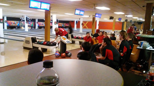 Bowling Alley «Pines Plaza Bowling Lanes», reviews and photos, 1130 Perry Hwy, Pittsburgh, PA 15237, USA