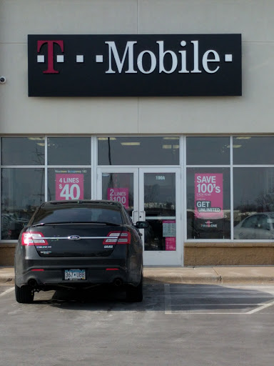 Cell Phone Store «T-Mobile», reviews and photos, 2009 W Broadway Ave #100a, Forest Lake, MN 55025, USA