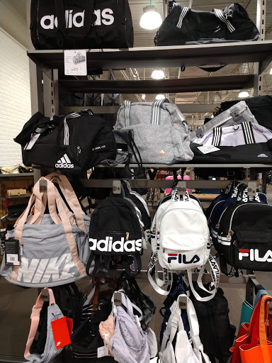 Shoe Store «DSW Designer Shoe Warehouse», reviews and photos, 12997 Fair Lakes Shopping Center, Fairfax, VA 22033, USA