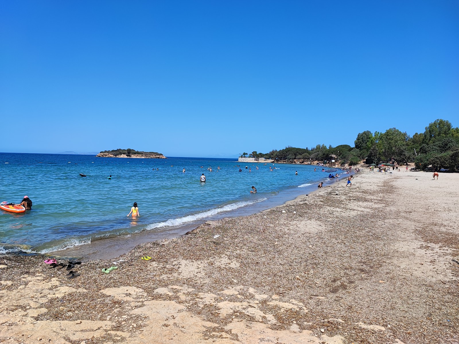 Foto di Mocamp Beach con una superficie del sabbia beige