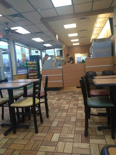 Restaurant «SUBWAY®Restaurants», reviews and photos, 928 N Mulberry St, Elizabethtown, KY 42701, USA