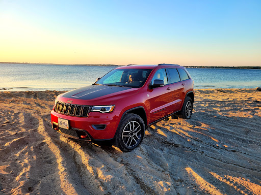 Car Dealer «Elmwood Chrysler Dodge Jeep Ram», reviews and photos, 625 Taunton Ave, East Providence, RI 02914, USA