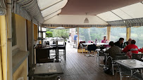 Atmosphère du Restaurant La Terrasse à Autheuil-Authouillet - n°1