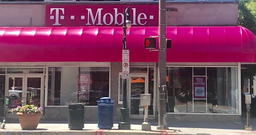 Cell Phone Store «T-Mobile», reviews and photos, 8668 Colesville Rd, Silver Spring, MD 20910, USA