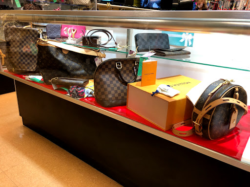 Pawn Shop «Money & More», reviews and photos, 1025 S Riverside Dr, Iowa City, IA 52246, USA