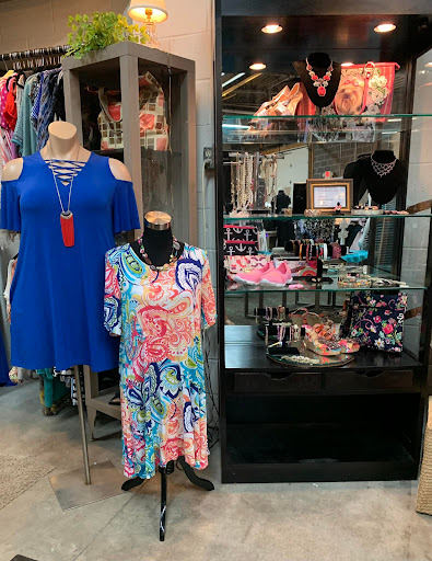 Thrift Store «Transitional Treasures», reviews and photos, 601 Towpath Rd e, Broadview Heights, OH 44147, USA