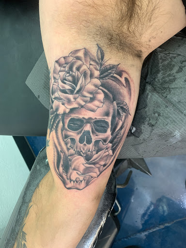 Explore bear tattoo ideas for guys, creative tattoo ideas in Sioux City, available at Addictive Tattoo-Piercing
