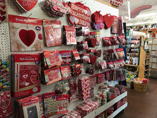 Fabric Store Fabric Barn Reviews And Photos 3111 E Anaheim St