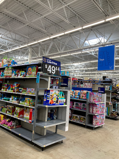 Department Store «Walmart Supercenter», reviews and photos, 7235 Market Pl Dr, Aurora, OH 44202, USA