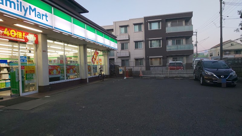 ファミリーマート ナラ本高田店