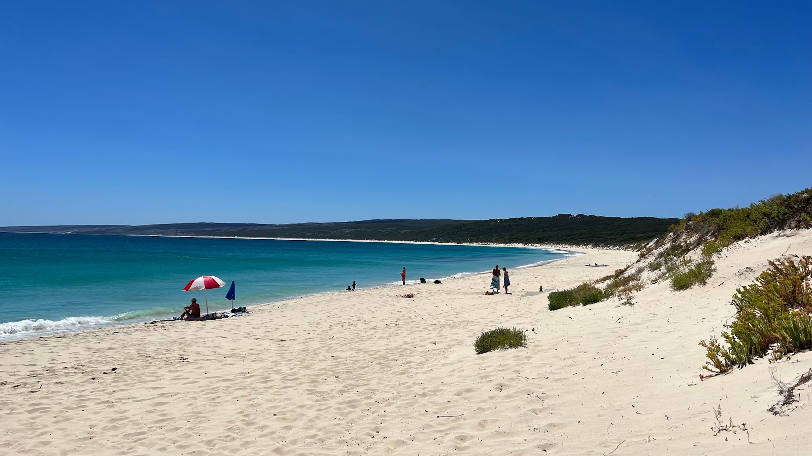 Foto av Hamelin Bay Beach med lång rak strand