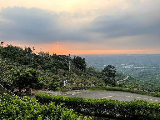 紅烏頂土雞餐廳 的照片