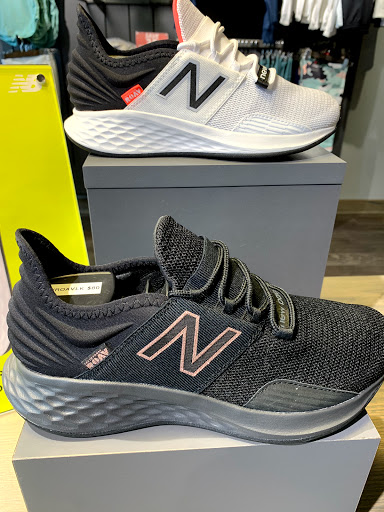 Shoe Store «New Balance Bellevue», reviews and photos, 823 Bellevue Way NE #100, Bellevue, WA 98004, USA