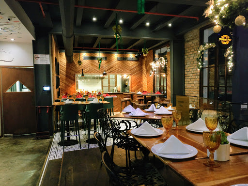 Restaurants open monday in Panama