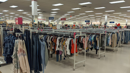 Department Store «Marshalls & HomeGoods», reviews and photos, 4950 Hadley Center Dr, South Plainfield, NJ 07080, USA