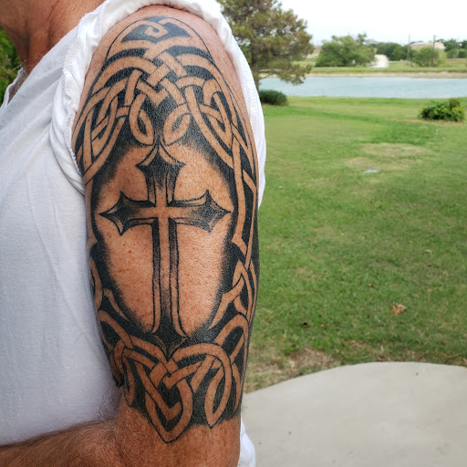 Tattoo Shop «J. Hall & Co. Gentleman Tattooers», reviews and photos, 1709 S Lamar St, Dallas, TX 75215, USA