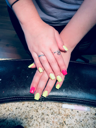 Beauty Salon «Cuts Ltd Beauty Salon», reviews and photos, 207 W Main St, League City, TX 77573, USA